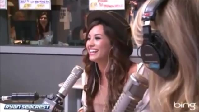 Demi Lovato\'s Interview with Ryan Seacrest -Skyscraper premier [Full] 1654