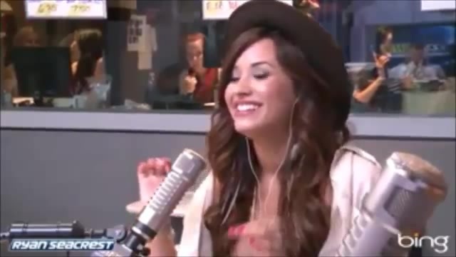 Demi Lovato\'s Interview with Ryan Seacrest -Skyscraper premier [Full] 2502 - Demilu Interview with Ryan Seacrest -Skyscraper premier Part oo5