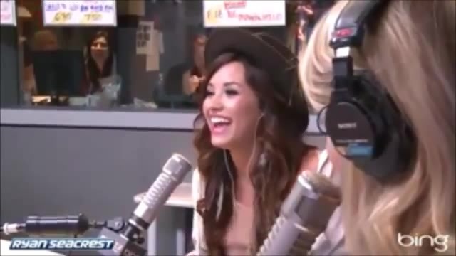 Demi Lovato\'s Interview with Ryan Seacrest -Skyscraper premier [Full] 1655