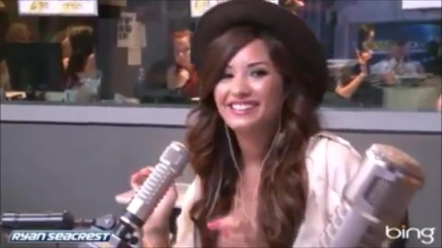 Demi Lovato\'s Interview with Ryan Seacrest -Skyscraper premier [Full] 2503