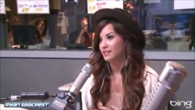 Demi Lovato\'s Interview with Ryan Seacrest -Skyscraper premier [Full] 2080