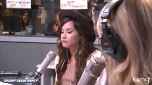 Demi Lovato\'s Interview with Ryan Seacrest -Skyscraper premier [Full] 1678