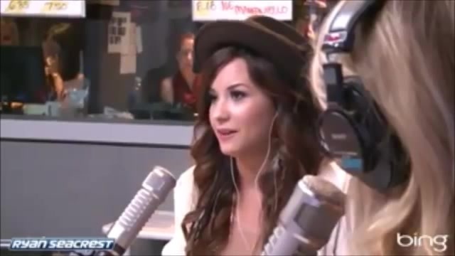 Demi Lovato\'s Interview with Ryan Seacrest -Skyscraper premier [Full] 1278