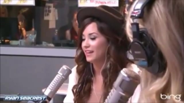 Demi Lovato\'s Interview with Ryan Seacrest -Skyscraper premier [Full] 1280