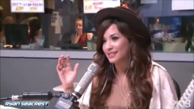 Demi Lovato\'s Interview with Ryan Seacrest -Skyscraper premier [Full] 2528