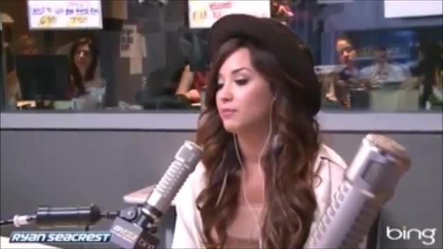 Demi Lovato\'s Interview with Ryan Seacrest -Skyscraper premier [Full] 2101