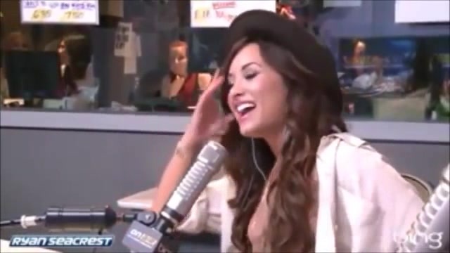 Demi Lovato\'s Interview with Ryan Seacrest -Skyscraper premier [Full] 2533