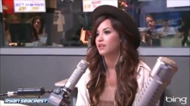 Demi Lovato\'s Interview with Ryan Seacrest -Skyscraper premier [Full] 2105