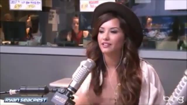 Demi Lovato\'s Interview with Ryan Seacrest -Skyscraper premier [Full] 2538