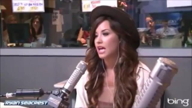 Demi Lovato\'s Interview with Ryan Seacrest -Skyscraper premier [Full] 2110