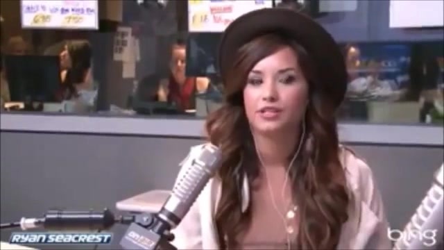 Demi Lovato\'s Interview with Ryan Seacrest -Skyscraper premier [Full] 2540