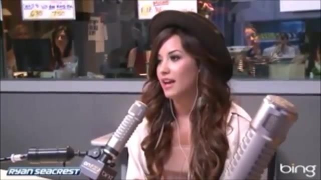 Demi Lovato\'s Interview with Ryan Seacrest -Skyscraper premier [Full] 2113