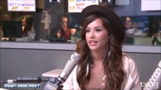 Demi Lovato\'s Interview with Ryan Seacrest -Skyscraper premier [Full] 2541
