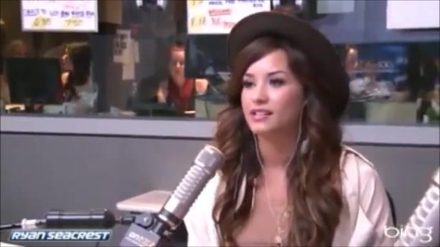 Demi Lovato\'s Interview with Ryan Seacrest -Skyscraper premier [Full] 2543