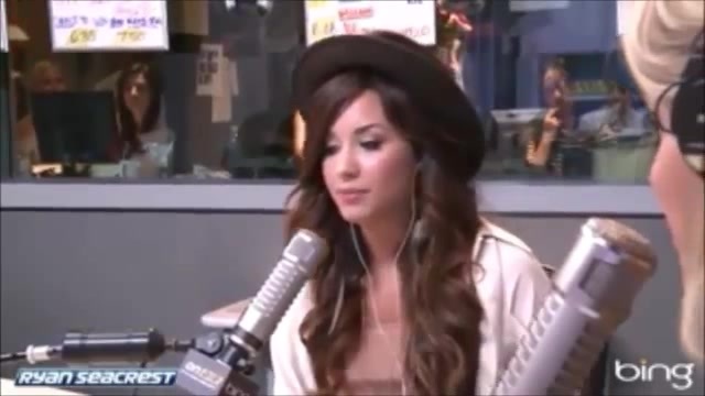 Demi Lovato\'s Interview with Ryan Seacrest -Skyscraper premier [Full] 2120