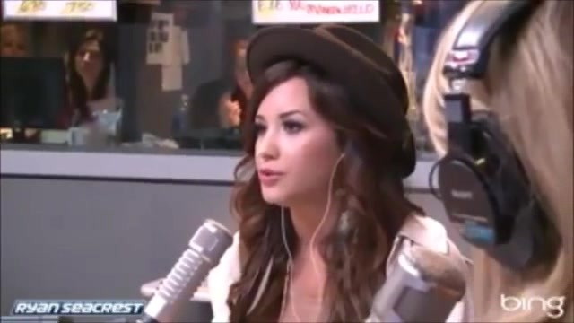 Demi Lovato\'s Interview with Ryan Seacrest -Skyscraper premier [Full] 1704