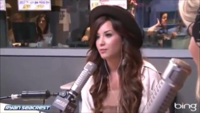 Demi Lovato\'s Interview with Ryan Seacrest -Skyscraper premier [Full] 2123