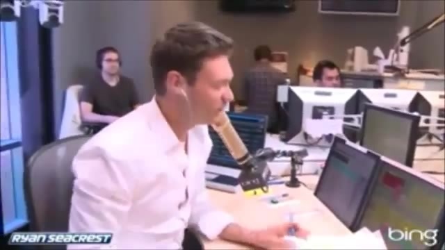 Demi Lovato\'s Interview with Ryan Seacrest -Skyscraper premier [Full] 1308