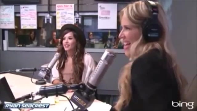 Demi Lovato\'s Interview with Ryan Seacrest -Skyscraper premier [Full] 2558