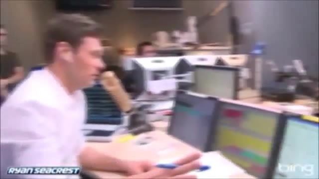 Demi Lovato\'s Interview with Ryan Seacrest -Skyscraper premier [Full] 2130