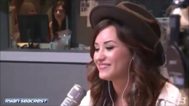 Demi Lovato\'s Interview with Ryan Seacrest -Skyscraper premier [Full] 1317