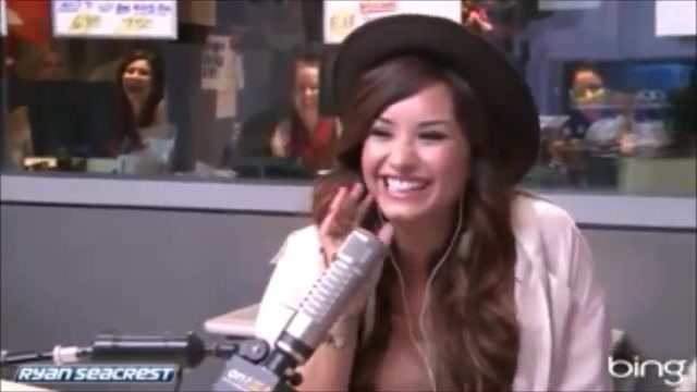 Demi Lovato\'s Interview with Ryan Seacrest -Skyscraper premier [Full] 2573