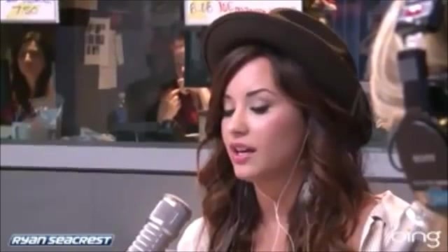 Demi Lovato\'s Interview with Ryan Seacrest -Skyscraper premier [Full] 0900
