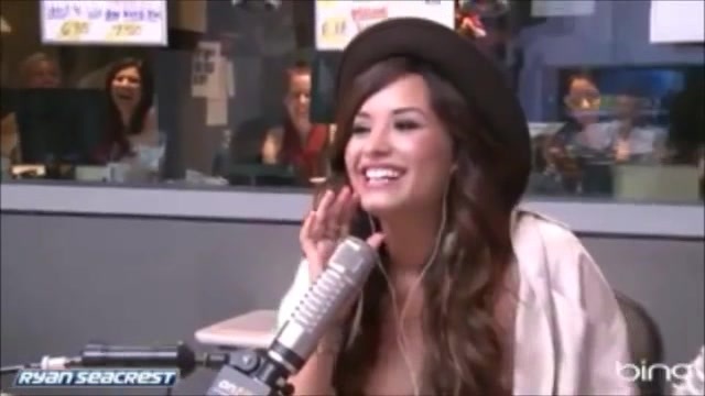 Demi Lovato\'s Interview with Ryan Seacrest -Skyscraper premier [Full] 2575