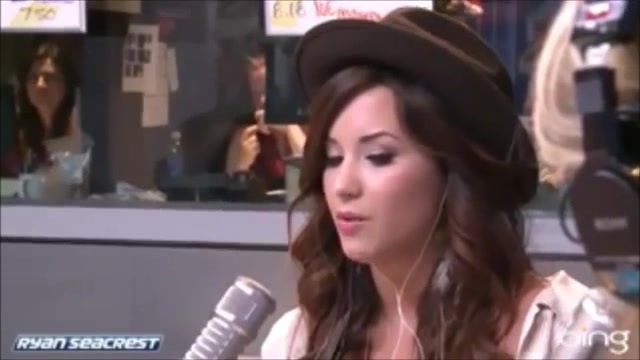 Demi Lovato\'s Interview with Ryan Seacrest -Skyscraper premier [Full] 0905