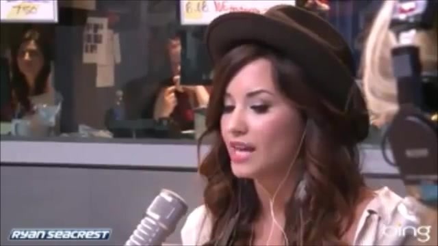 Demi Lovato\'s Interview with Ryan Seacrest -Skyscraper premier [Full] 0906