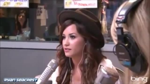 Demi Lovato\'s Interview with Ryan Seacrest -Skyscraper premier [Full] 1732