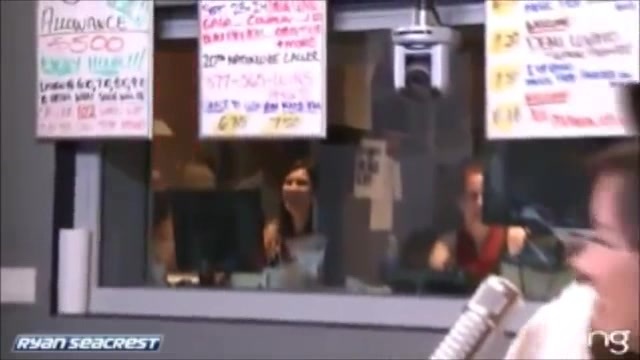 Demi Lovato\'s Interview with Ryan Seacrest -Skyscraper premier [Full] 2583