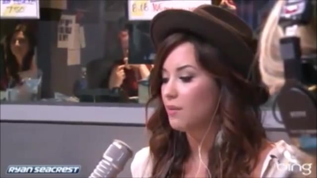 Demi Lovato\'s Interview with Ryan Seacrest -Skyscraper premier [Full] 0909