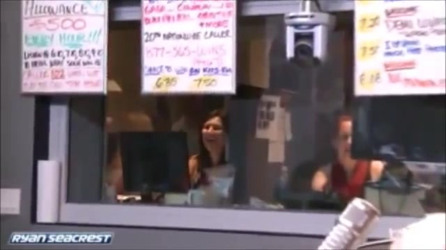 Demi Lovato\'s Interview with Ryan Seacrest -Skyscraper premier [Full] 2584