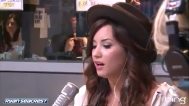 Demi Lovato\'s Interview with Ryan Seacrest -Skyscraper premier [Full] 0910