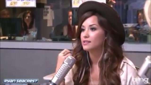Demi Lovato\'s Interview with Ryan Seacrest -Skyscraper premier [Full] 2148