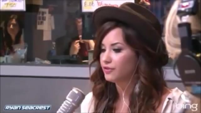 Demi Lovato\'s Interview with Ryan Seacrest -Skyscraper premier [Full] 0912