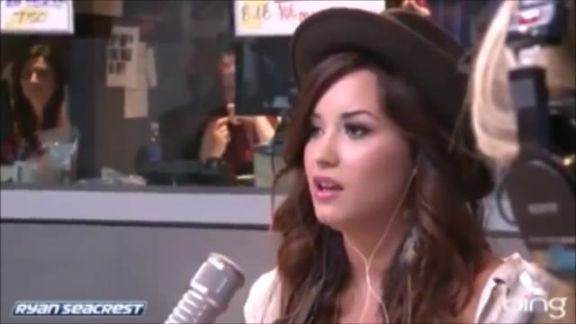 Demi Lovato\'s Interview with Ryan Seacrest -Skyscraper premier [Full] 0916