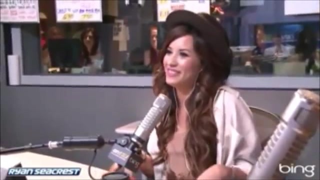 Demi Lovato\'s Interview with Ryan Seacrest -Skyscraper premier [Full] 2160