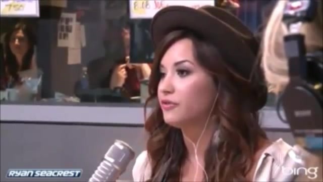 Demi Lovato\'s Interview with Ryan Seacrest -Skyscraper premier [Full] 0922