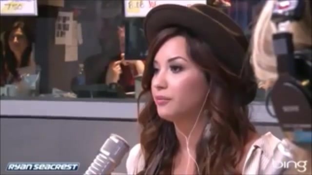 Demi Lovato\'s Interview with Ryan Seacrest -Skyscraper premier [Full] 0923