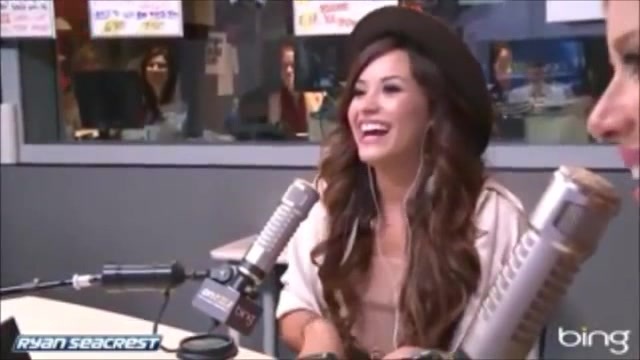Demi Lovato\'s Interview with Ryan Seacrest -Skyscraper premier [Full] 2165