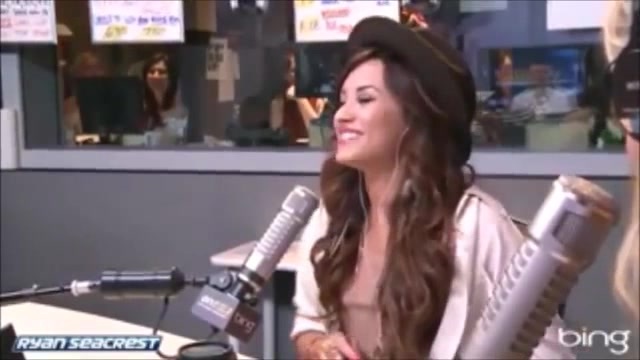 Demi Lovato\'s Interview with Ryan Seacrest -Skyscraper premier [Full] 2171