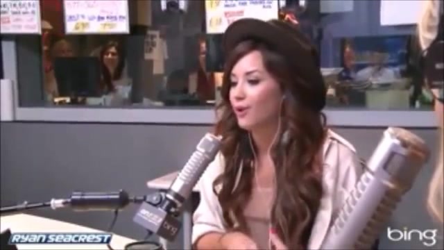 Demi Lovato\'s Interview with Ryan Seacrest -Skyscraper premier [Full] 2177