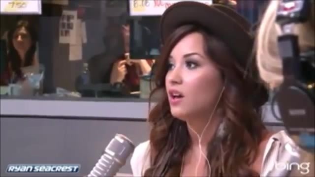 Demi Lovato\'s Interview with Ryan Seacrest -Skyscraper premier [Full] 0937