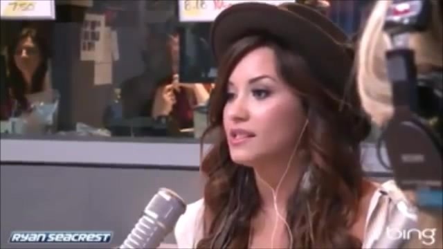 Demi Lovato\'s Interview with Ryan Seacrest -Skyscraper premier [Full] 0943