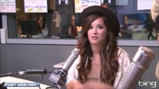 Demi Lovato\'s Interview with Ryan Seacrest -Skyscraper premier [Full] 2191