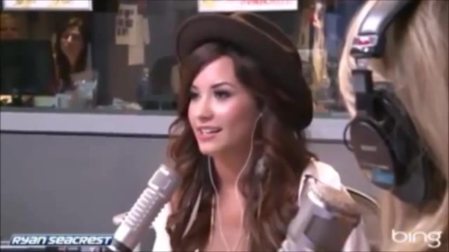 Demi Lovato\'s Interview with Ryan Seacrest -Skyscraper premier [Full] 1784 - Demilu Interview with Ryan Seacrest -Skyscraper premier Part oo3
