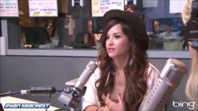 Demi Lovato\'s Interview with Ryan Seacrest -Skyscraper premier [Full] 2199