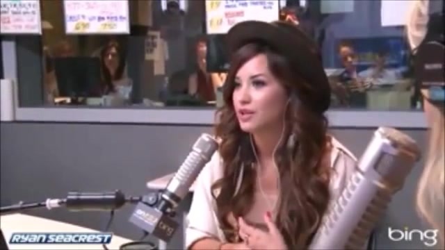 Demi Lovato\'s Interview with Ryan Seacrest -Skyscraper premier [Full] 2200